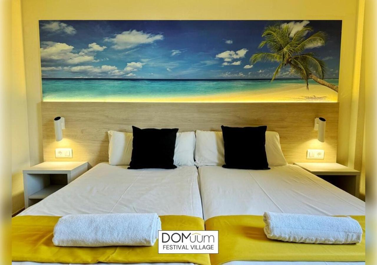 Domuum Holidays - Festival Village Salou Esterno foto